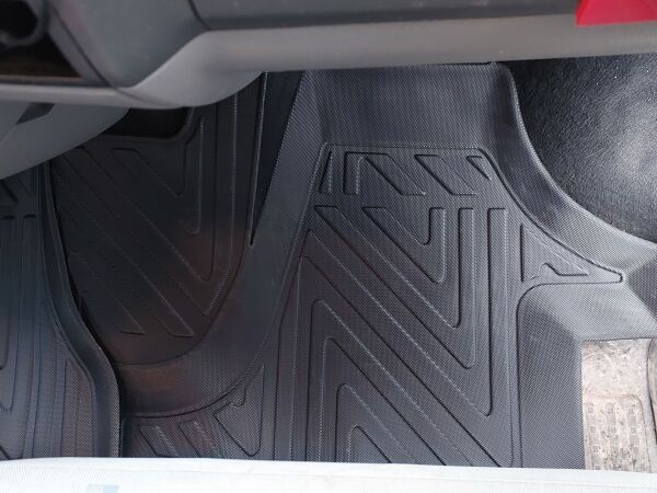 Volkswagen Transporter T5 2003-2015 Premium Havuzlu Oto Paspas
