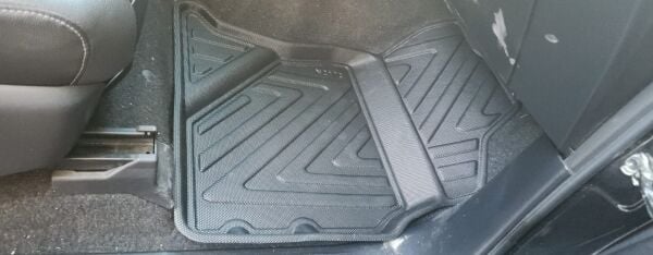 Toyota Hilux 2015 Sonrası Premium Havuzlu Oto Paspas